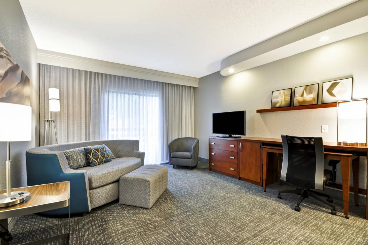 Courtyard Dallas Medical Market Center Εξωτερικό φωτογραφία