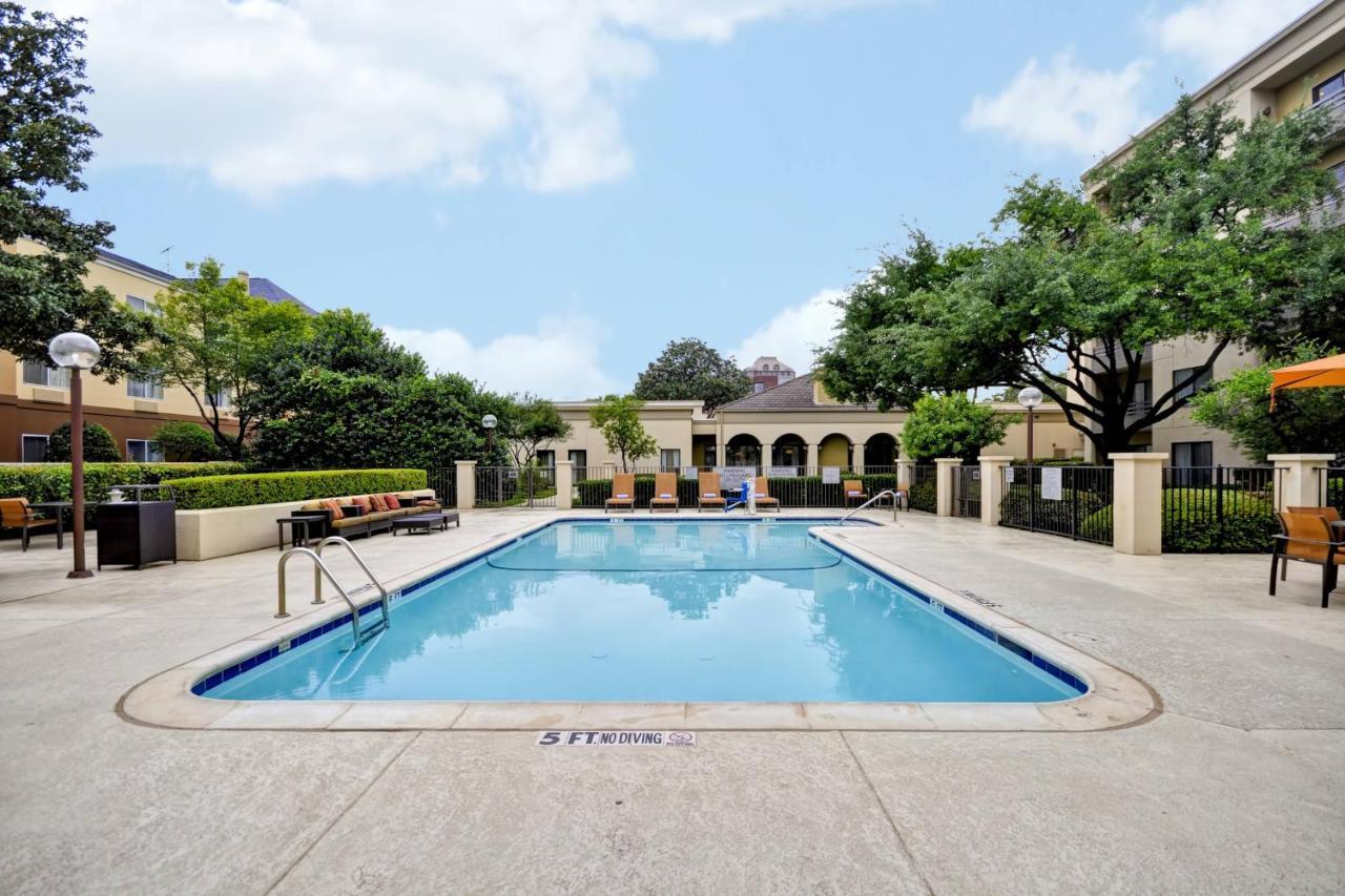 Courtyard Dallas Medical Market Center Εξωτερικό φωτογραφία